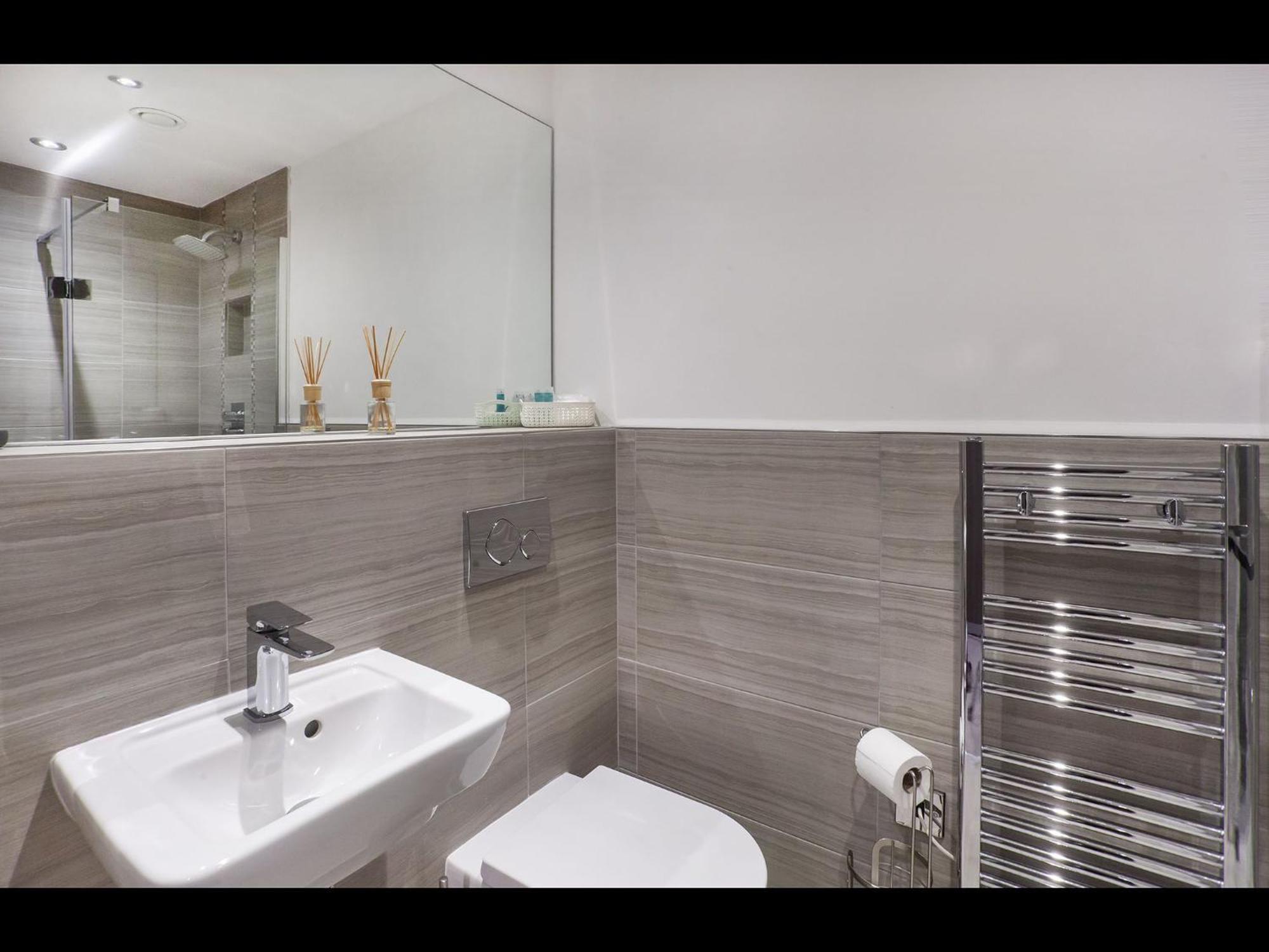58 Cocoa Suites Йорк Екстериор снимка